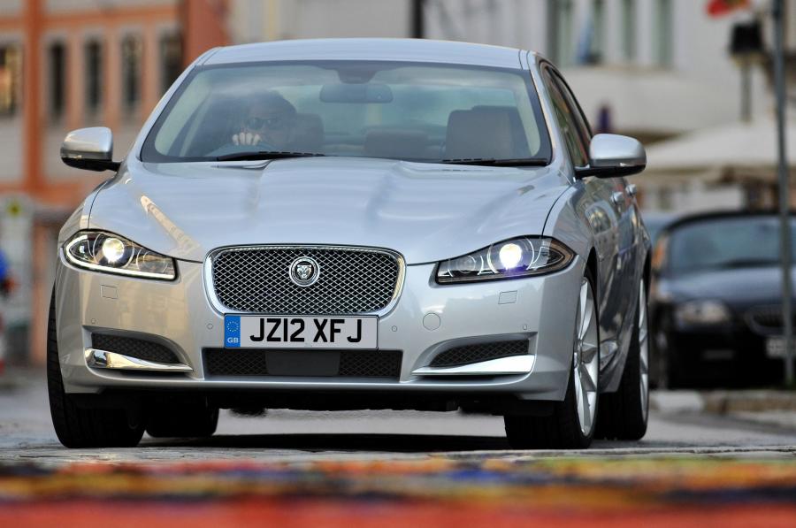  Jaguar XF SE Business and Sport 2012 года  (фото 2 из 3)